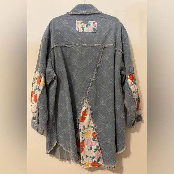 NEW POL Women’s Oversized Floral Patchwork Denim Jacket Shacket Size L - Picture 3 of 9